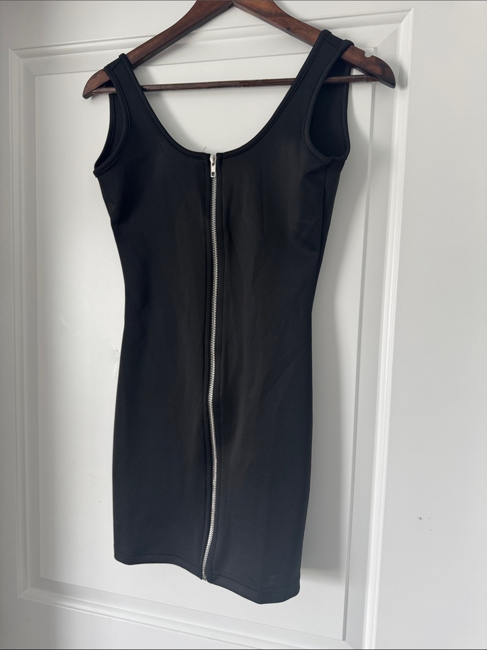 Sleek Black Zip-Front Bodycon Dress
